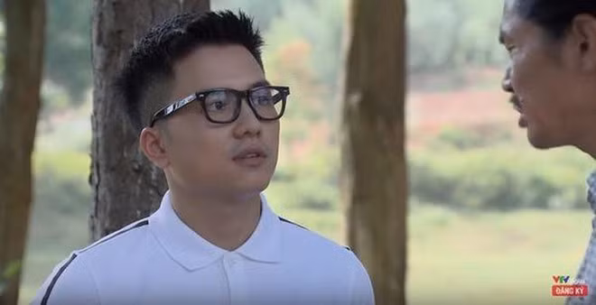 Ở tuổi 31, Mạnh Quân vẫn giữ được vẻ ngoài trẻ trung và điển trai. Trên fanpage của Về nhà đi con, khán giả dành nhiều lời khen cho ngoại hình và diễn xuất của nam diễn viên. "Công nhận Mạnh Quân ngày càng đẹp trai. Nhìn ngoại hình còn sáng và bắt mắt hơn Quốc Trường nữa", một tài khoản bình luận.