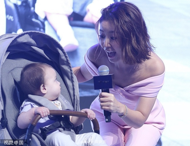 Lâm Tâm Như và Hoắc Kiến Hoa hiện đang có một bé gái, tên là Cá Heo Nhỏ. Người hâm mộ đang mong ngóng cặp đôi sẽ sớm chào đón thêm thành viên mới.