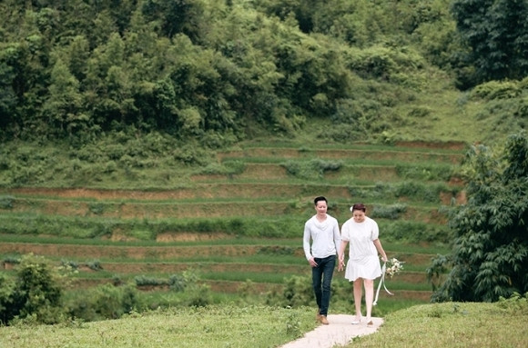 Bộ ảnh cưới ngoại cảnh được vợ chồng Phan Như Thảo chụp tại Sa Pa.