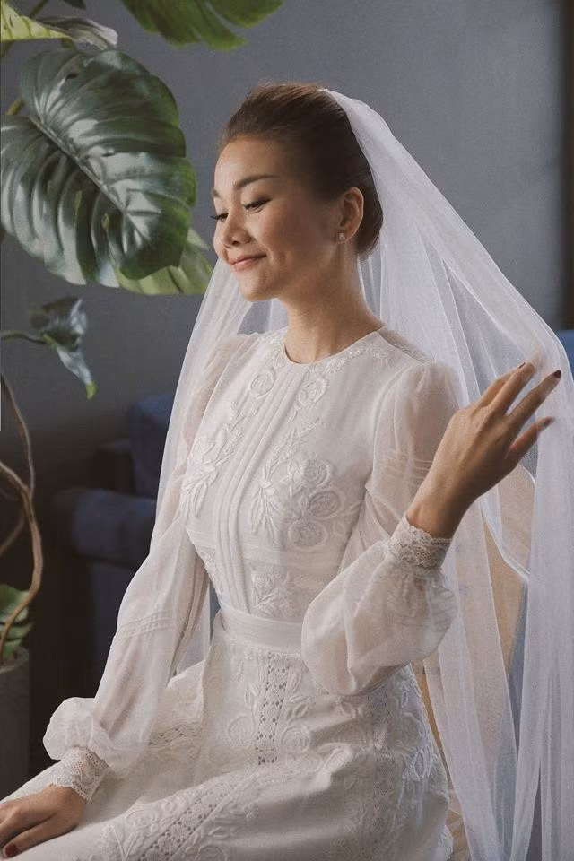 Thanh Hang lap lung ket hon, fan lap tuc goi ten Ha Anh Tuan