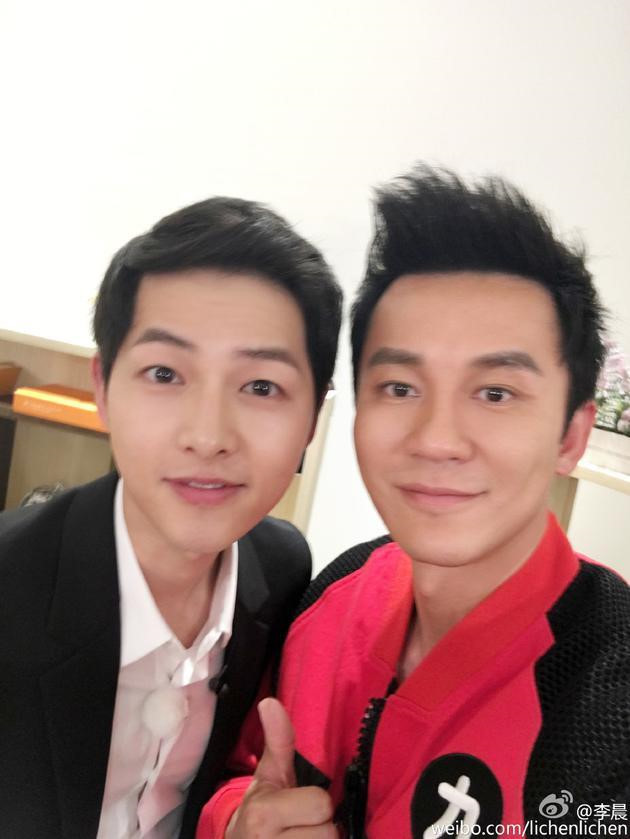 Anh Ly Than, Song Joong Ki chup chung bat ngo gay sot