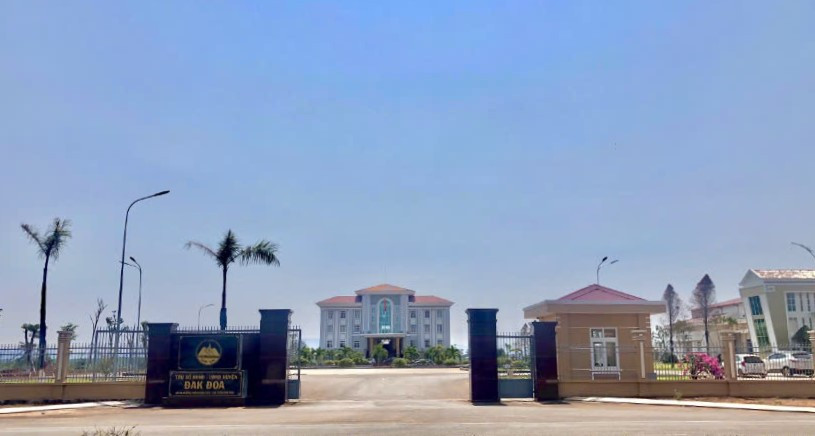 Gia Lai: Nha thau nao trung goi thi cong duong Le Loi tai Dak Doa-Hinh-2