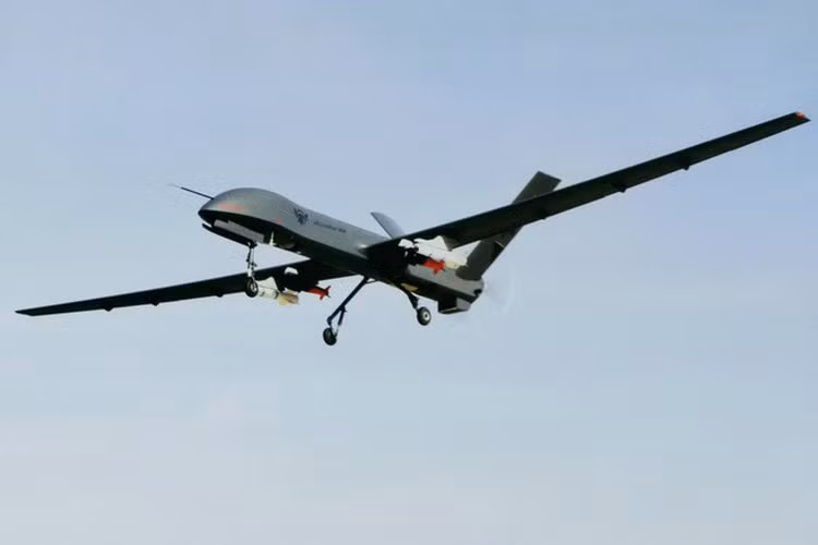 CH-4 có khả năng khai hỏa tên lửa không đối đất từ độ cao 5.000 m, do đó chiếc UCAV này luôn ở ngoài tầm bắn hiệu quả của hầu hết các loại súng, pháo phòng không bộ binh.