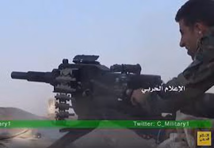 Súng có trọng lượng 31kg, sử dụng hộp tiếp đạn hình tròn chứa 30 viên đạn. Súng có tốc độ bắn liên thanh lên tới 400 phát/phút.