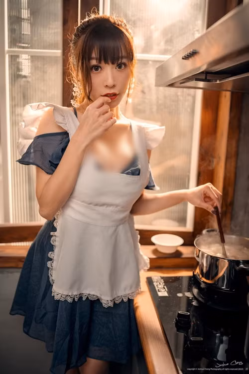 Nét đẹp tương phản, đối lập nhưng vô cùng hài hoà, khiến người xem muốn ngắm không rời mắt.