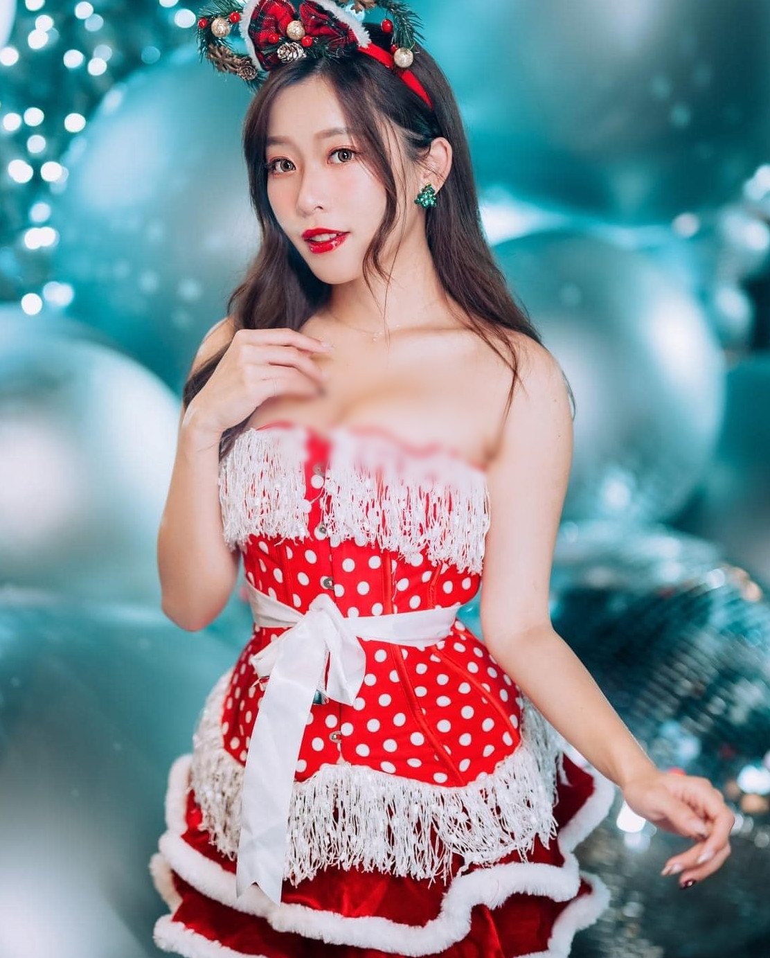 Cô nàng cũng có khuôn mặt ưa nhìn, tạo thiện cảm ngay từ ánh nhìn đầu tiên. Chính vì thế, tuy không có chiều cao khủng nhưng Phẩm Du vẫn có đông đảo người hâm mộ.