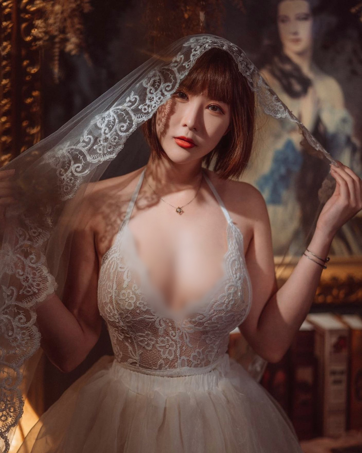 Chỉ tính riêng trên trang Facebook và IG cá nhân, Hi Duy Á đã sở hữu hơn 4 triệu người theo dõi, hâm mộ.