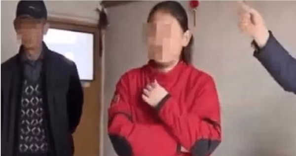 Thua bạc, vợ lấy thân gán nợ khiến chồng tức điên - Hình 2 Thua bac, vo lay than gan no khien chong tuc dien-Hinh-2