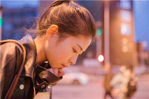 Di sam Tet cung me chong gap ban trai cu va ket dang