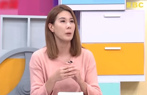 Con gai 1,5 tuoi co kinh nguyet vi me lam dieu nay