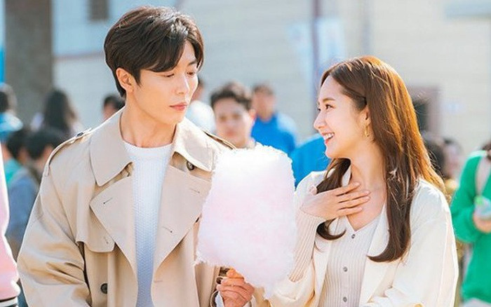 To tinh voi sep bi tu choi, co gai lai rat vui vi...