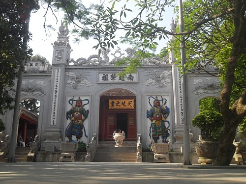 Vua chua Viet quan tam dac biet toi Den Hung the nao?-Hinh-4