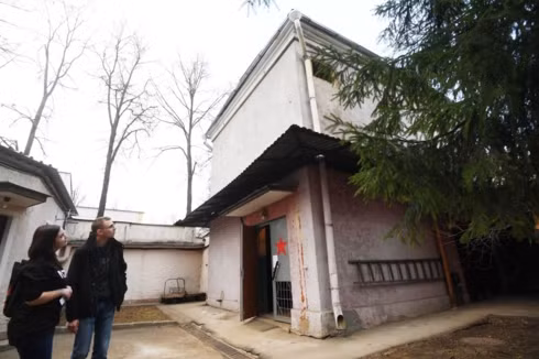 Vault-703 trước đây thuộc Bộ Ngoại giao Liên Xô, từng là nơi lưu trữ rất nhiều tài liệu mật của Liên Xô, và sau này là Bộ Ngoại giao Nga.