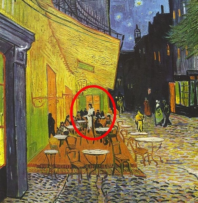  9. Một “Bữa tiệc ly cuối cùng” thời hiện đại: Bức tranh Cafe Terrace at Night nổi tiếng của Van Gogh thoạt nhìn ban đầu trông khá bình thường. Tuy nhiên nếu để ý kĩ, chi tiết đằng sau bức tranh đã tái tạo bố cục trong bức tranh Bữa tiệc ly cuối cùng của Da Vinci, chỉ khác là mọi người mặc quần áo hiện đại.