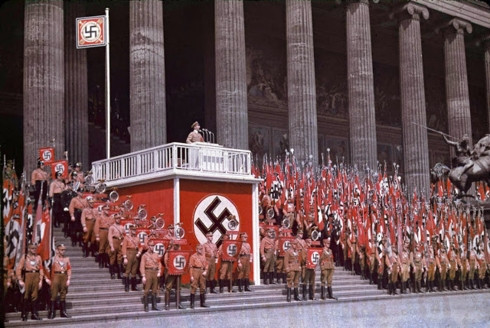 Bộ trưởng Bộ Tuyên truyền của Đức Quốc xã Joseph Goebbels phát biểu tại Lustgarten, Berlin năm 1938.