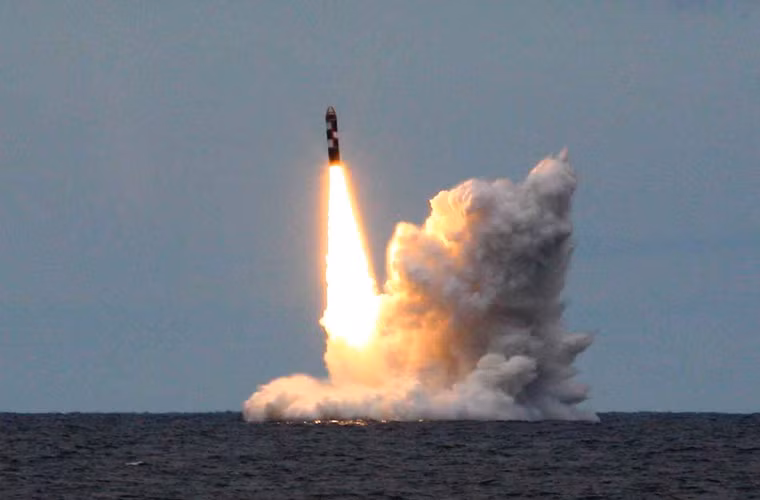 Tuy nhiên, sau nhiều đợt nâng cấp, tàu ngầm K-114 Tula chuyển sang sử dụng hệ thống tên lửa liên lục đại R-29RMU Sineva. Trong giai đoạn 2008-2011, tàu ngầm hạt nhân K-114 Tula đã thực hiện 4 cuộc phóng tên lửa liên lục địa R-29RMU Sineva và cả 4 lần đều thành công mĩ mãn. Đáng lưu ý, trong lần phóng tháng 10/2008, tên lửa Sineva đã xác lập kỷ lục, đạt tầm bắn 11.547km.