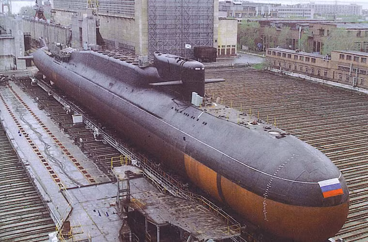 Tàu ngầm K-114 Tula được khởi đóng vào ngày 22/2/1984, hạ thủy ngày 22/1/1987 và chính thức biên chế Hạm đội biển Bắc vào ngày 30/10/1987.