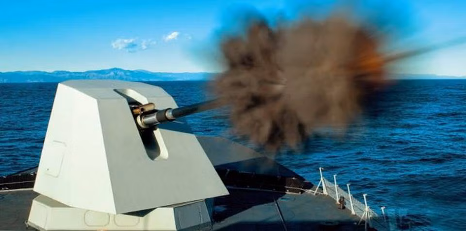 Ngoài ra, Việt Nam cũng mua của Italy hai hệ thống pháo hạm tốc độ cao 76mm OTO MELARA cho tàu SIGMA-9814.