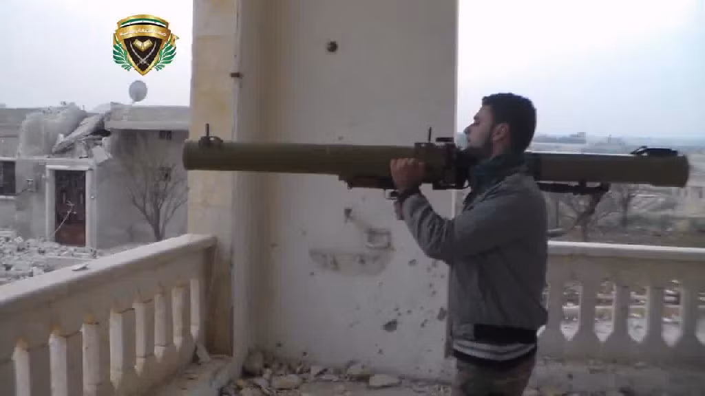 Đáng sợ nhất trong số các vũ khí chống tăng họ RPG mà quân nổi dậy Syria có trong tay là súng RPG-29 do cục thiết kế Bazalt (Liên Xô) phát triển và đưa vào sử dụng năm 1989. Nó được trang bị đạn rocket kiểu tandem PG-29V với hai đầu đạn 65mm và 105mm chuyên dùng chông phá xe tăng bọc giáp ERA. Nó có khả năng xuyên 750mm giáp đồng nhất (sau khi đã xuyên qua giáp ERA), 1,5m bê tông cốt thép, 3,7m gỗ hay đất cứng.