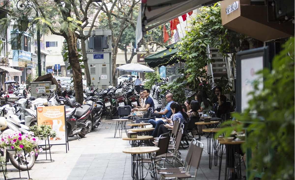 Lấn chiếm vỉa hè để vật liệu xây dựng, kinh doanh bị phạt thế nào? Lan chiem via he de vat lieu xay dung, kinh doanh bi phat the nao?