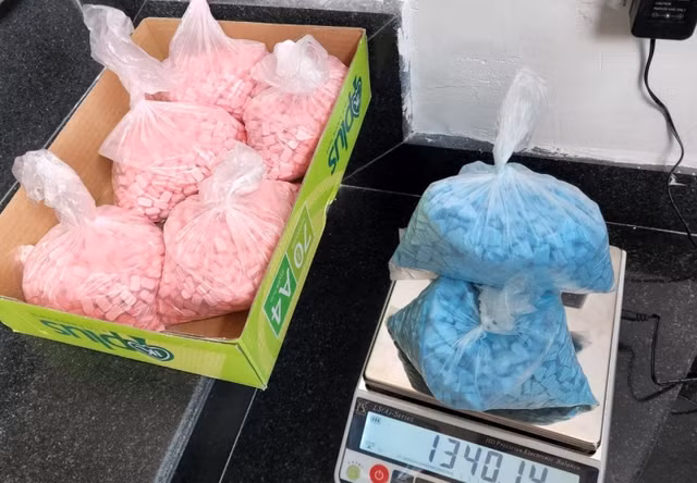 Những vụ việc điển hình trên cho thấy, tình trạng tội phạm ma túy diễn ra rất phức tạp, khó lường, đặc biệt khi các đối tượng lợi dụng đưa ma túy vào các hàng hóa ký gửi, chuyển phát nhanh, được giấu lẫn trong những hộp sữa, thực phẩm chức năng để tuồn về Việt Nam qua đường hàng không. 