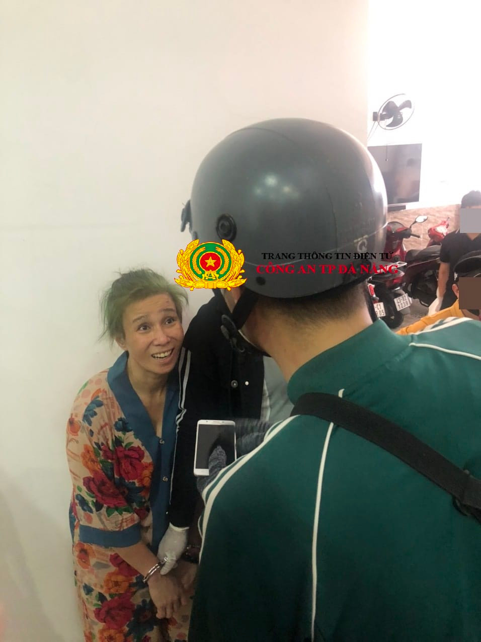 Trần Thị Thanh là đối tượng có nhiều biểu hiện bất minh về kinh tế liên quan đến việc mua bán trái phép chất ma túy. Ngoài căn nhà 3 tầng và một số căn nhà cấp 4 liền kề tại kiệt 572 Ông Ích Khiêm, Thanh còn sở hữu nhiều bất động sản giá trị cao tại mặt tiền đường Lê Duẩn, Huỳnh Thúc Kháng, Nguyễn Trường Tộ (Đà Nẵng). Phúc “lì” là con nghiện từng được đưa đi học tập và cai nghiện. Cả hai mẹ con là những đối tượng “cộm cán” trong hồ sơ nghiệp vụ của lực lượng Công an.