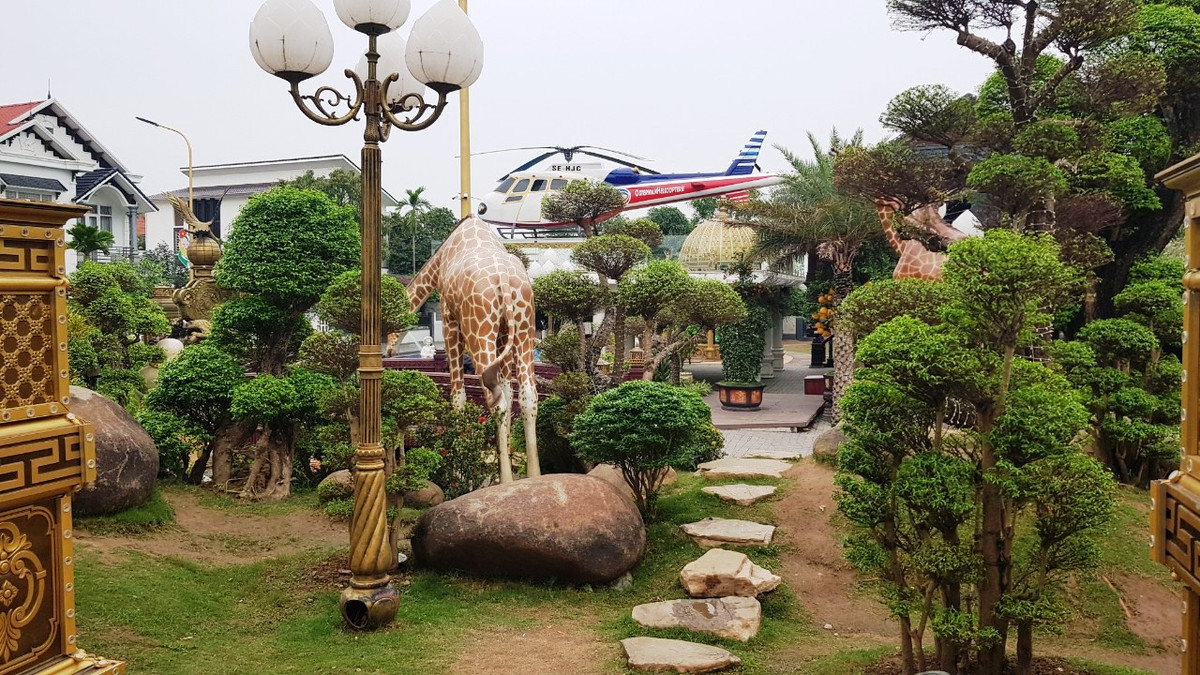 Trong thông cáo báo chí phát đi mới đây về vi phạm đất đai của hộ gia đình ông Nguyễn Văn Chiến, UBND huyện Tứ Kỳ cho biết, huyện đã yêu cầu Chủ tịch UBND xã Hưng Đạo báo cáo rõ vụ việc, để nắm bắt và chỉ đạo xử lý.