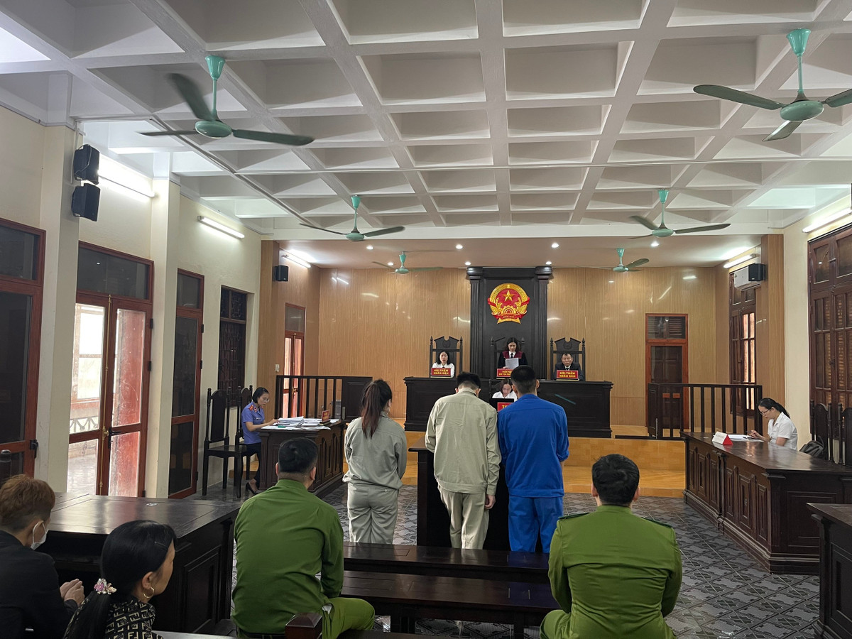 Cô gái lĩnh hơn 8 năm tù vì tổ chức sinh nhật bằng “tiệc ma túy” Co gai linh hon 8 nam tu vi to chuc sinh nhat bang “tiec ma tuy”