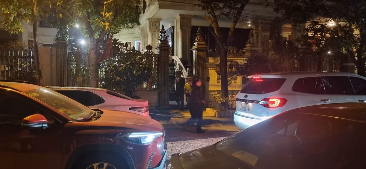 Trương Xuân Đước có mối quan hệ thân thiết với tướng Đỗ Hữu Ca từ thời ông Ca còn làm Giám đốc Công an TP Hải Phòng. Ông Đỗ Hữu Ca đã nhận hàng chục tỷ đồng của Trương Xuân Đước để giúp "chạy án" nhưng không thực hiện, đã nộp lại cho Cơ quan điều tra trong quá trình thực hiện các bước tố tụng. Tuy nhiên, hành vi ông Đỗ Hữu Ca bị cơ quan công an xác định có dấu hiệu của tội lừa đảo chiếm đoạt tài sản.