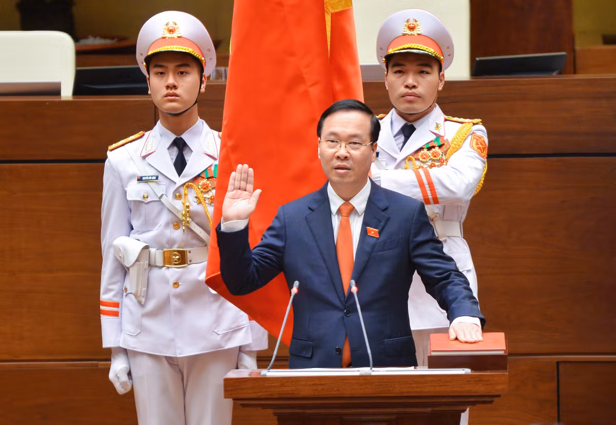 Thực hiện nghi lễ tuyên thệ nhậm chức, Chủ tịch nước Cộng hòa Xã hội chủ nghĩa Việt Nam Võ Văn Thưởng khẳng định: “Dưới cờ đỏ sao vàng thiêng liêng của Tổ quốc, trước Quốc hội và đồng bào cử tri cả nước, Tôi - Chủ tịch nước Cộng hòa xã hội chủ nghĩa Việt Nam xin tuyên thệ: Tuyệt đối trung thành với Tổ quốc, với Nhân dân, với Hiến pháp nước Cộng hòa xã hội chủ nghĩa Việt Nam; nỗ lực phấn đấu, hoàn thành tốt nhiệm vụ được Đảng, Nhà nước và Nhân dân giao phó”.