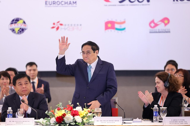 Thủ tướng dự Diễn đàn Doanh nghiệp Việt Nam thường niên 2023 Thu tuong du Dien dan Doanh nghiep Viet Nam thuong nien 2023