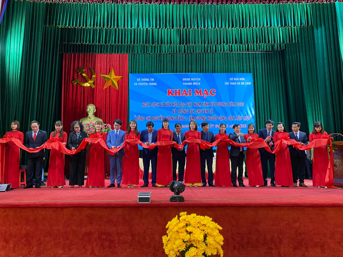 Hải Dương: Xây dựng văn hóa đọc trở thành nét đẹp trong đời sống Hai Duong: Xay dung van hoa doc tro thanh net dep trong doi song