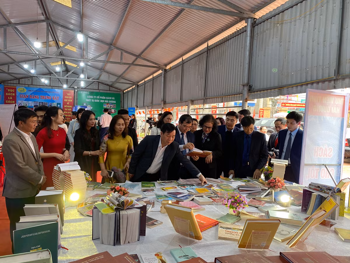 Hai Duong: Xay dung van hoa doc tro thanh net dep trong doi song-Hinh-3