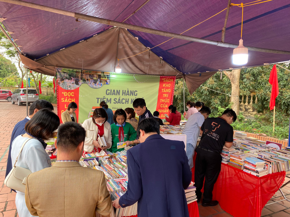 Hải Dương: Xây dựng văn hóa đọc trở thành nét đẹp trong đời sống - Hình 9 Hai Duong: Xay dung van hoa doc tro thanh net dep trong doi song-Hinh-9