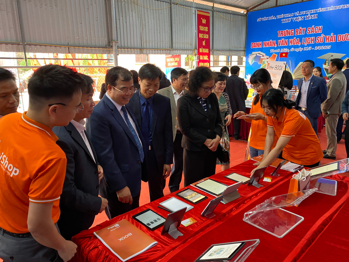 Hải Dương: Xây dựng văn hóa đọc trở thành nét đẹp trong đời sống - Hình 5 Hai Duong: Xay dung van hoa doc tro thanh net dep trong doi song-Hinh-5