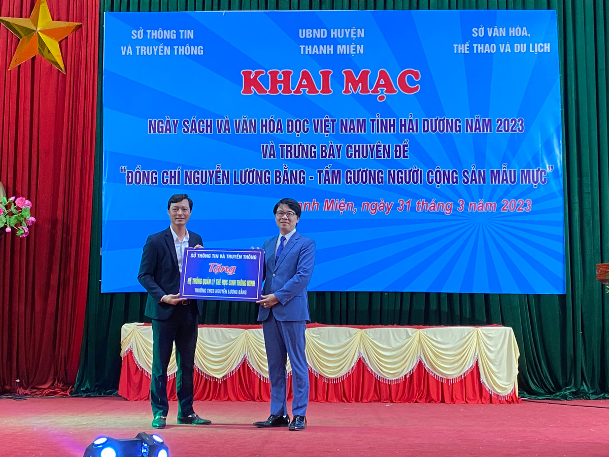 Hải Dương: Xây dựng văn hóa đọc trở thành nét đẹp trong đời sống - Hình 6 Hai Duong: Xay dung van hoa doc tro thanh net dep trong doi song-Hinh-6