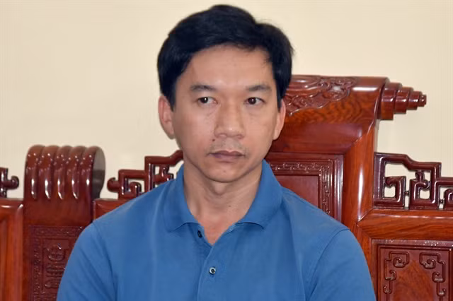  Nhóm đòi nợ thuê do Trần Văn Châu và Hồ Quốc Hùng cầm đầu: Ngày 14/2, Phòng Cảnh sát hình sự, Công an tỉnh Tiền Giang phối hợp nhiều đơn vị tiến hành khám xét khẩn cấp Công ty Luật TNHH Pháp Việt ở 3 chi nhánh ở TPHCM, thu giữ nhiều tang vật, tài liệu liên quan đến hoạt động khủng bố và cưỡng đoạt tài sản, mời làm việc với 133 đối tượng có liên có liên quan. Thu giữ: 233 CPU máy tính, 4 laptop, nhiều điện thoại di động và các đồ vật, tài liệu liên quan đến hoạt động khủng bố, cưỡng đoạt tài sản... 