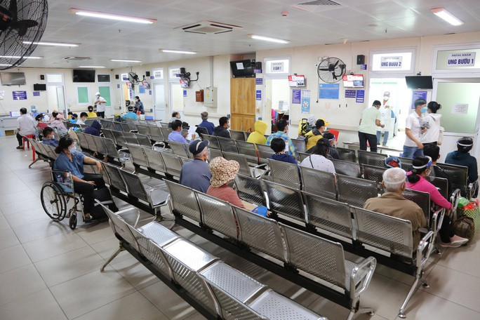 Lua “chuyen tien con cap cuu”: Nguyen nhan lo lot thong tin hoc sinh?