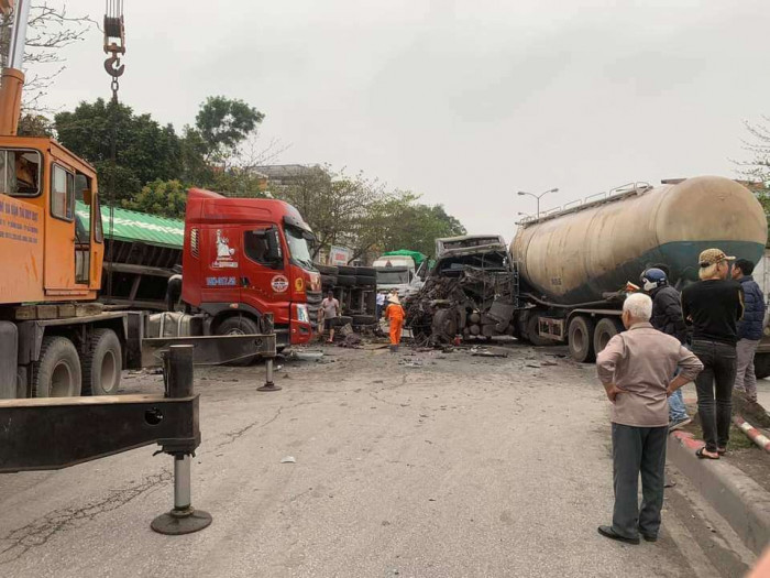 Tai nan lien hoan tren QL5, nu tai xe thoat chet trong gang tac