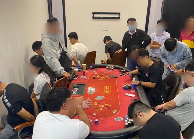 Nhom golfer bi bat qua tang danh bac trong khach san o Vinh Phuc