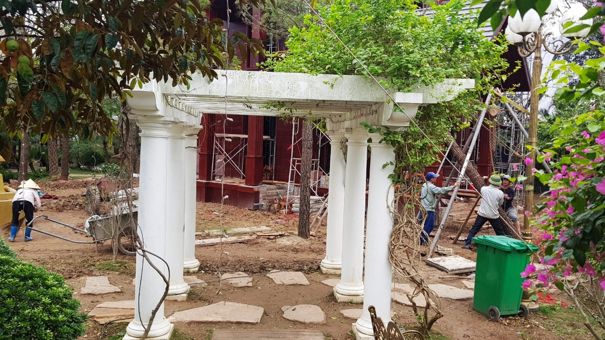 Căn nhà được xây dựng trong diện tích công viên.