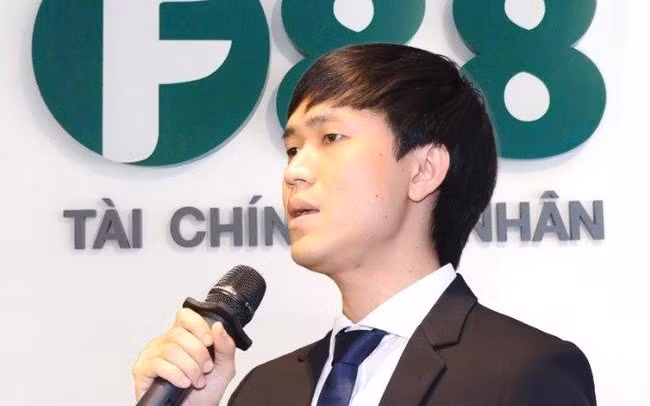 Về cơ duyên chuyển hướng sang lĩnh vực cầm đồ, ông Tuấn từng kể vào năm 2018: "Thời kỳ đầu còn nhiều khó khăn, đôi lúc anh em đã phải đi cầm đồ để theo đuổi đam mê rồi nhận thấy thị trường cầm đồ vô cùng tiềm năng cũng như còn nhiều cơ hội để phát triển công ty một cách chuyên nghiệp và khác biệt nếu biết kết hợp lợi thế công nghệ của mình vào hoạt động kinh doanh. Nhưng phải đến 5 năm sau tôi mới đủ 'thiên thời, địa lợi, nhân hòa' để thực hiện".