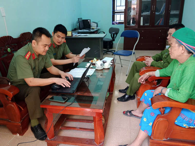 Công an Hà Giang thông tin về việc bà Hoàng Hường phát ngôn gây sốc Cong an Ha Giang thong tin ve viec ba Hoang Huong phat ngon gay soc