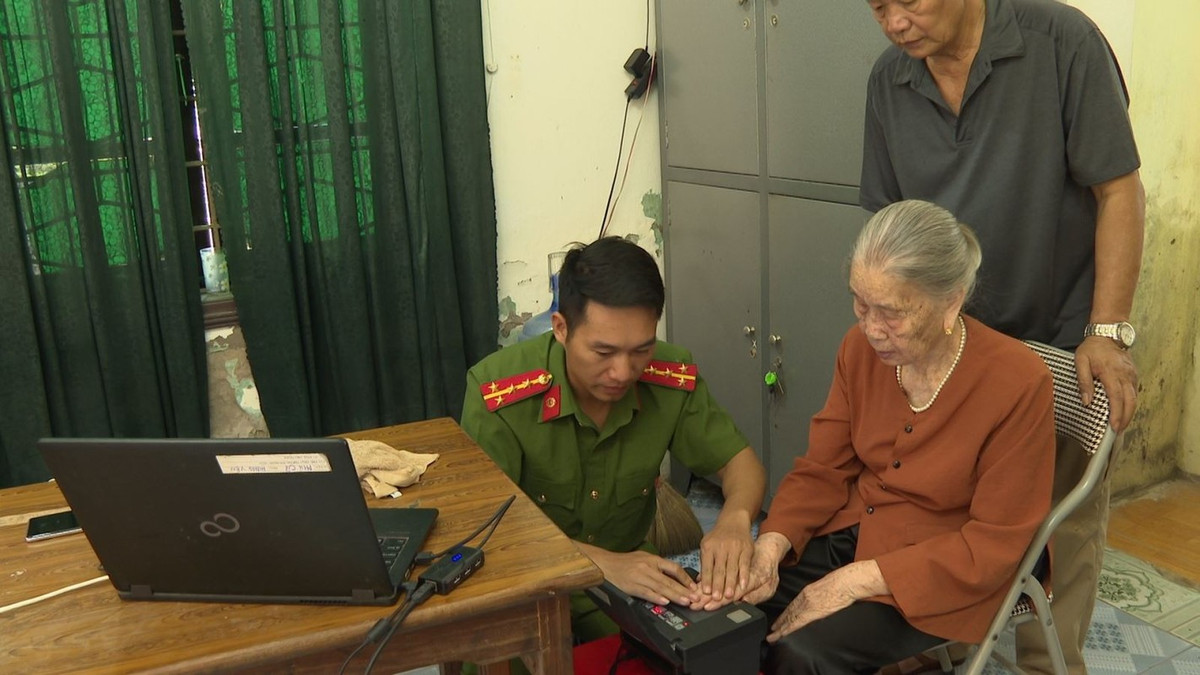 Ngoài ra, dưới sự chỉ đạo của Đại tá Nguyễn Thanh Trường, lực lượng Cảnh sát quản lý hành chính về trật tự xã hội toàn tỉnh Hưng Yên không quản ngày đêm, nỗ lực hoàn thành tiến độ của 2 dự án: Dự án Cơ sở dữ liệu quốc gia về dân cư và Dự án Sản xuất, cấp và quản lý Căn cước công dân. Quyết liệt triển khai thực hiện Đề án “Phát triển ứng dụng dữ liệu về dân cư, định danh và xác thực điện tử phục vụ chuyển đổi số quốc gia giai đoạn 2025, tầm nhìn đến năm 2030” của Chính phủ.