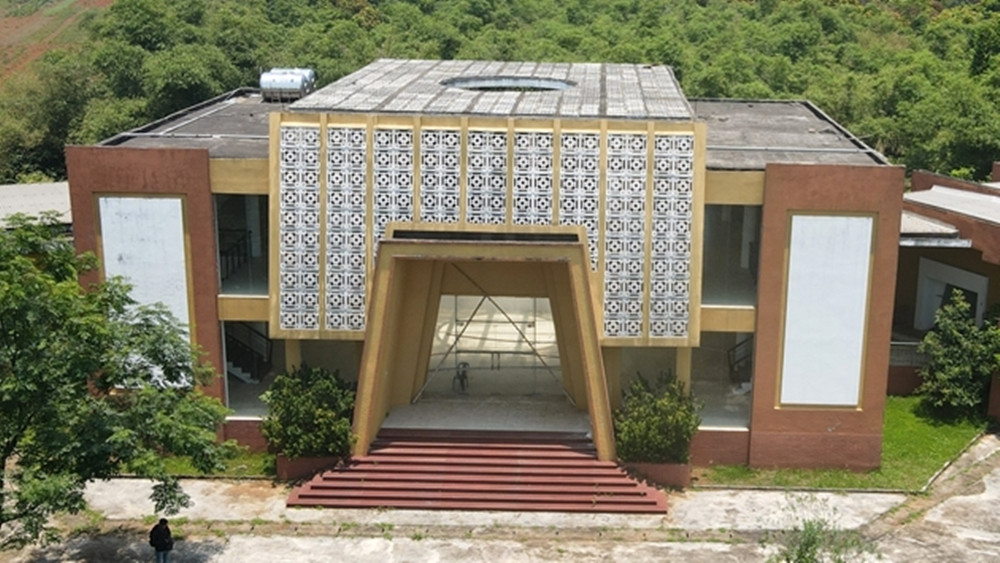 Công trình này được khởi công vào tháng 11/2013, hoàn thành năm 2016 nhưng mãi đến năm 2018, nhà trưng bày địa đạo Vịnh Mốc mới được nghiệm thu quyết toán. (Ảnh: Thanh Tra).