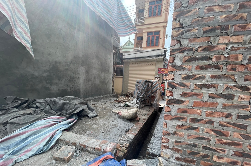 Biên bản làm việc ngày 31/7/2023 sau đó kết luận, phần diện tích đất nhà ông T. giáp thửa đất ông Y. và rãnh 70 cm để làm phần diện tích lối đi sử dụng chung và hệ thống thoát nước. Giao cho thôn Cao Hạ xã hội hóa phần rãnh thoát nước và làm lối đi trên phần diện tích đất này.