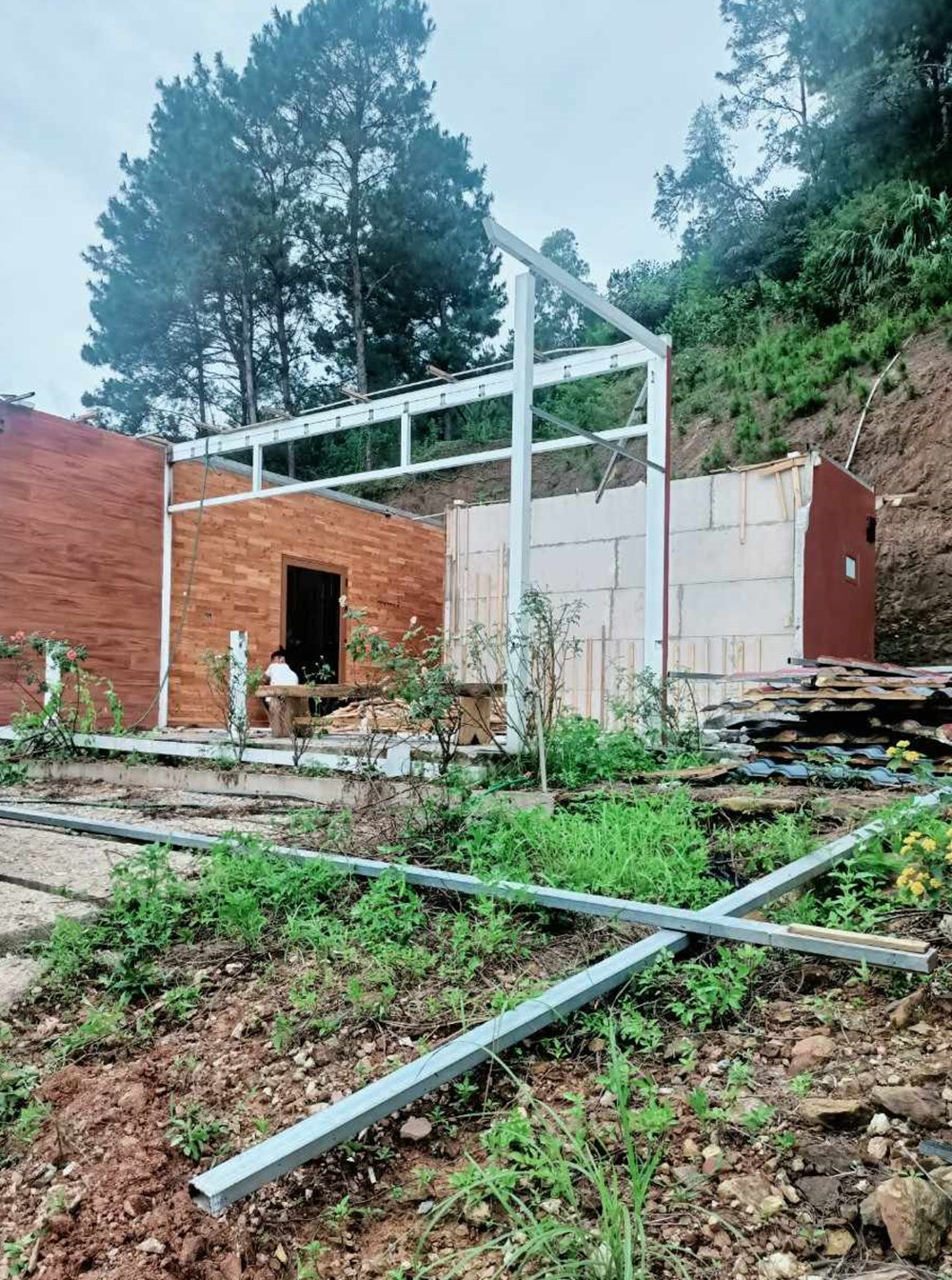 Công trình vi phạm trên đồi Dõng Chum bị cưỡng chế, tháo dỡ.