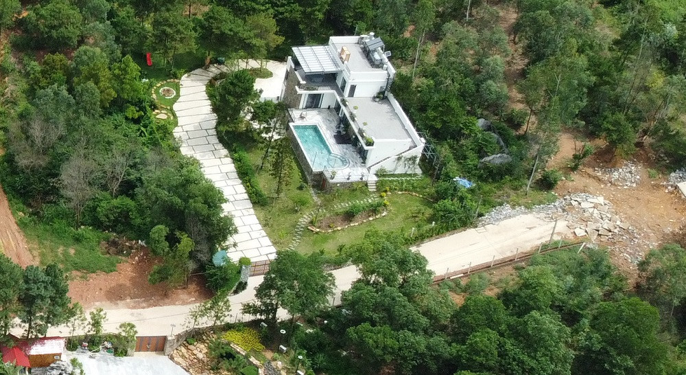 Ông Phạm Quang Ngọc - Phó Chủ tịch UBND huyện Sóc Sơn khẳng định với báo chí, trong tháng 8 và tháng 9/2023, UBND huyện Sóc Sơn sẽ phá dỡ những công trình vi phạm xây dựng dọc con đường bê tông thôn Ban Tiện (xã Minh Phú).