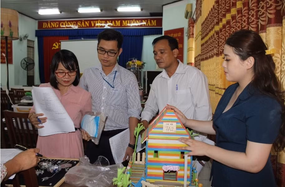 Phat huy suc sang tao cua doi ngu tri thuc khoa hoc va cong nghe