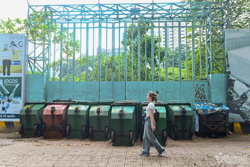 Liên quan đến dự án này, Văn phòng UBND TPHCM vừa có văn bản thông báo kết luận của ông Dương Anh Đức - Phó Chủ tịch UBND thành phố, và ông Bùi Xuân Cường - Phó Chủ tịch UBND thành phố, tại cuộc họp về dự án xây dựng Trung tâm thể dục thể thao Phan Đình Phùng. (Ảnh: Vietnamnet).